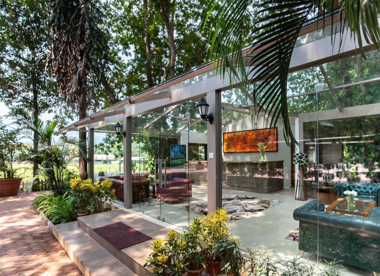 Oleander Farms, Karjat Hotel Екстериор снимка