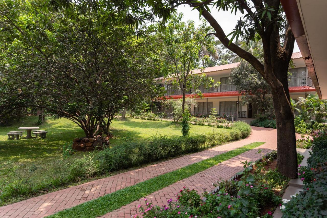 Oleander Farms, Karjat Hotel Екстериор снимка
