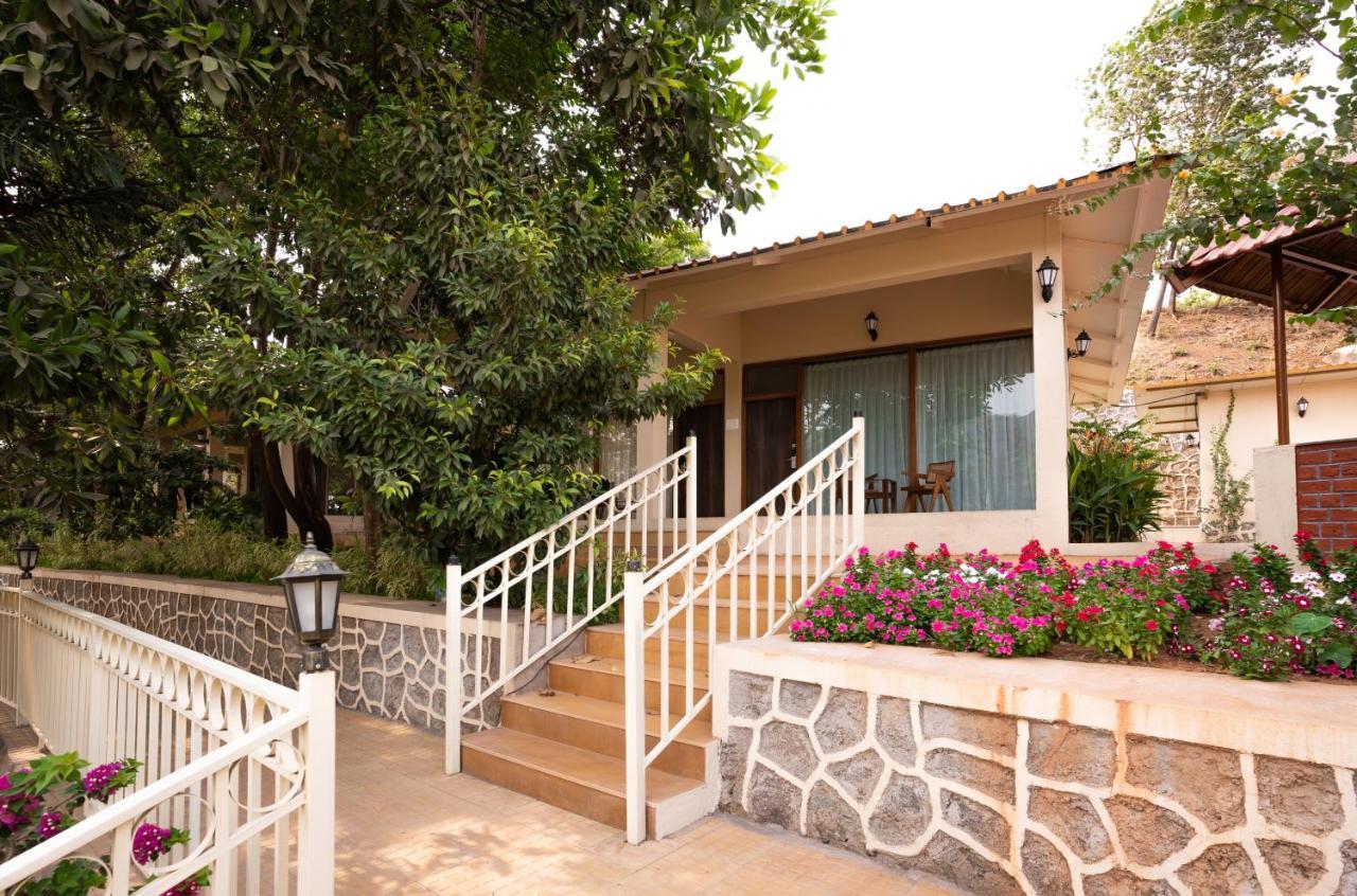 Oleander Farms, Karjat Hotel Екстериор снимка